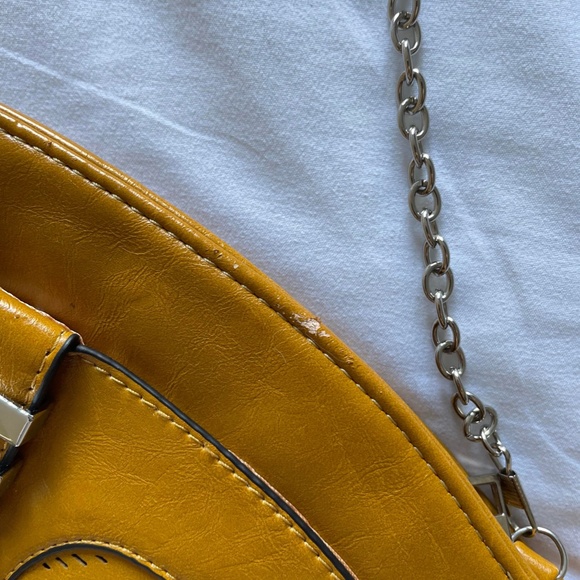 Mustard Purse/Clutch with Removable Silver Chain - Picture 7 of 8